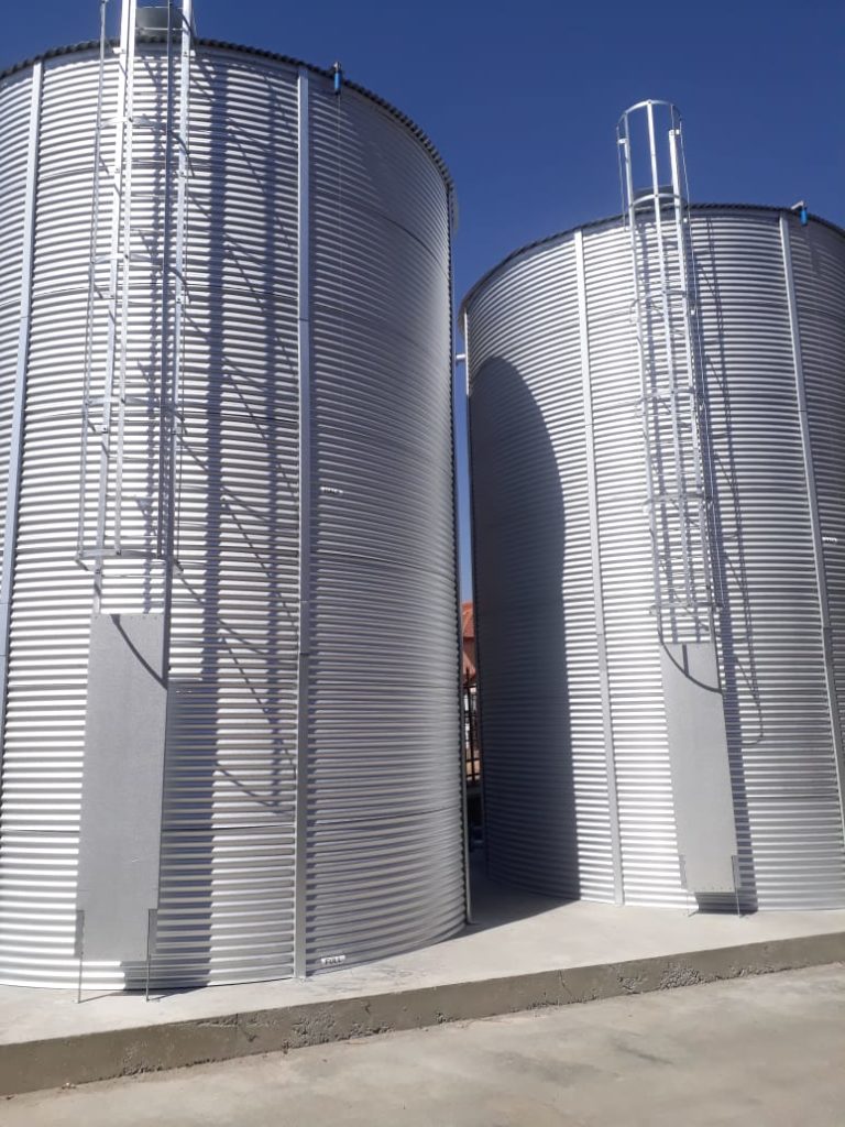 Tall-sectional-panel-tank